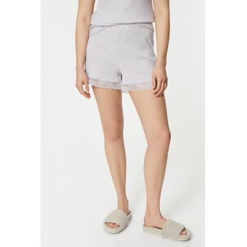 Pantaloni scurti de pijama striati cu garnituri din dantela