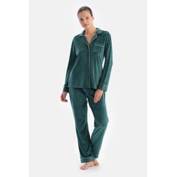 Pijama cu aspect de catifea si pantaloni lungi