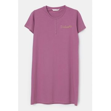 Camasa de noapte cu broderie text