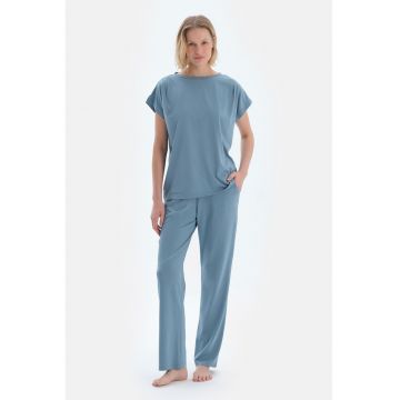 Pijama din amestec de bumbac cu decolteu la baza gatului