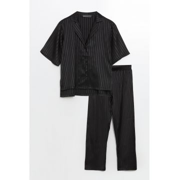 Pijama din satin cu model in dungi