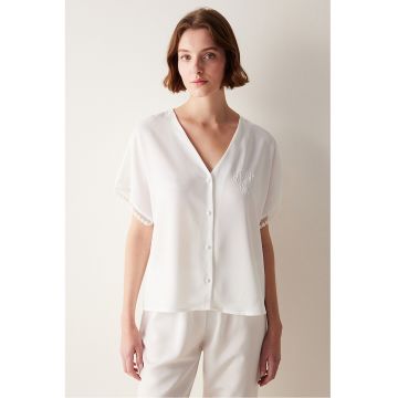 Bluza de pijama cu decolteu in V si detalii brodate