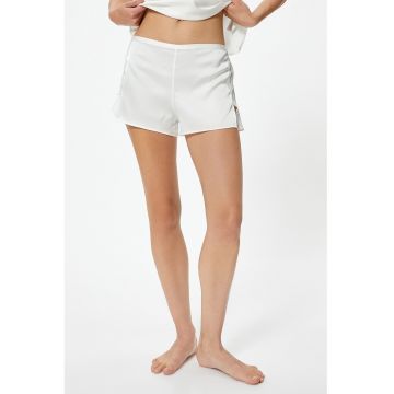 Pantaloni scurti de pijama cu talie medie si aspect satinat