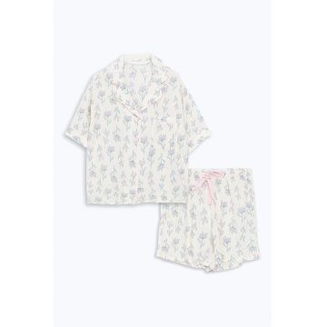Pijama cu maneci scurte si model floral
