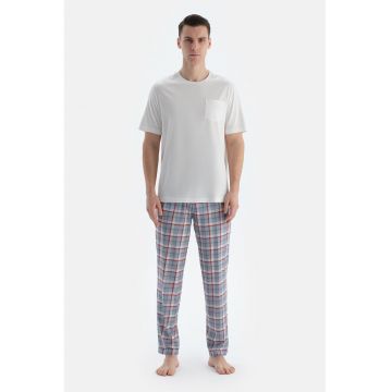 Pijama cu model in carouri