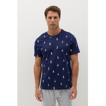 Pijama cu pantaloni scurti si imprimeu grafic