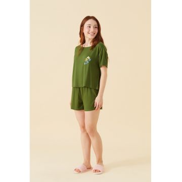 Pijama cu pantaloni scurti si imprimeu pe piept