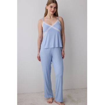Pijama cu striatii