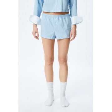 Pantaloni de pijama scurti cu model in dungi