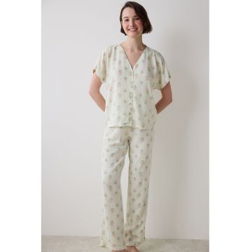 Pijama cu imprimeu floral si maneci scurte