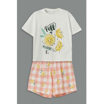Pijama cu imprimeu grafic si pantaloni scurti