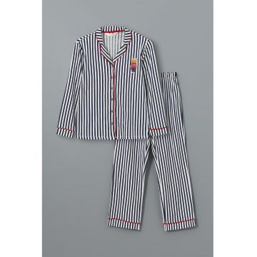 Pijama cu model in dungi si nasturi