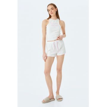 Pijama cu pantaloni scurti - cordon in talie si model striat
