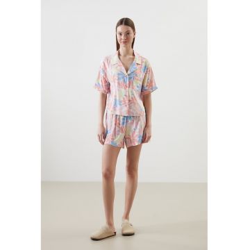 Pijama cu pantaloni scurti si imprieu floral