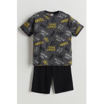 Pijama cu pantaloni scurti si imprimeu text