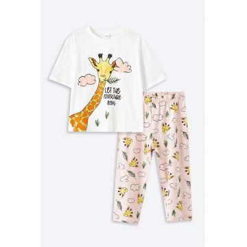 Pijama de bumbac cu maneci scurte si imprimeu grafic