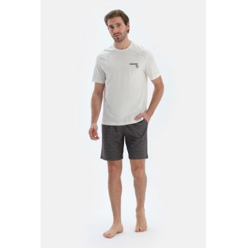 Pijama din bumbac si model cu pantaloni scurti
