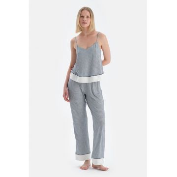 Pijama din modal si bumbac cu model