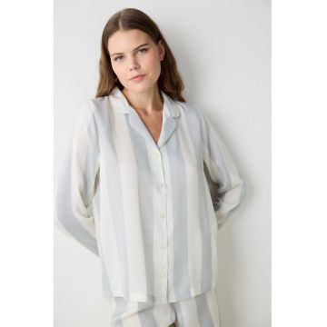 Pijama lunga cu model in dungi