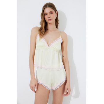 Top de pijama cu aspect satinat si captuseala din dantela