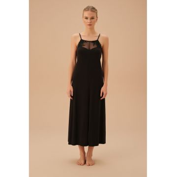 Camasa de noapte cu garnituri de dantela