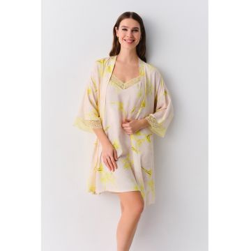 Halat de baie cu model floral si captuseala de dantela