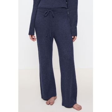 Pantaloni de pijama tricotati fin cu snur de ajustare in talie