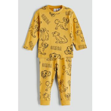 Pijama cu decolteu la baza gatului si imprimeu grafic - Maro deschis