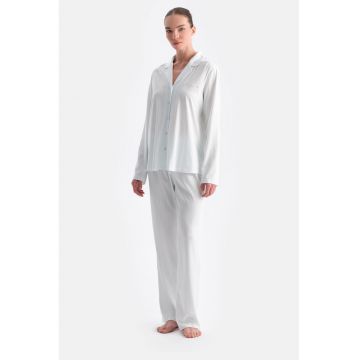 Pijama cu nasturi si maneci lungi