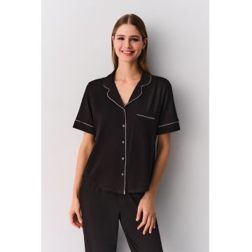 Pijama cu vipusca contrastanta