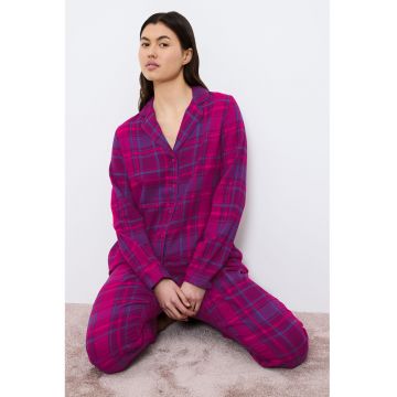 Pijama lunga cu model in carouri si revere decupate