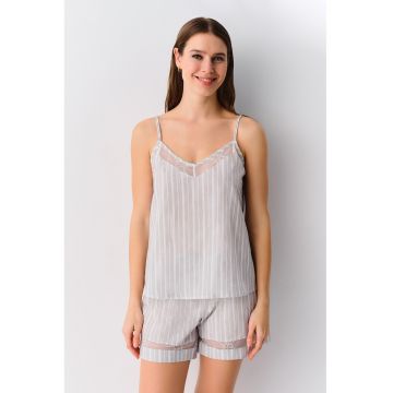 Pijama scurta cu insertii din dantela