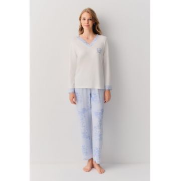 Pijama cu decolteu in V si pantaloni lungi