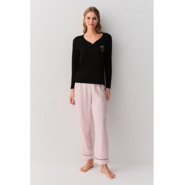 Pijama cu maneci lungi si model in dungi