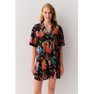 Pijama cu maneci scurte si imprimeu grafic