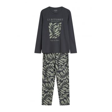 Pijama dama care combina confortul si stilul datorita aspectului lor modern si modelului floral in culori gri si verde deschis - Danna