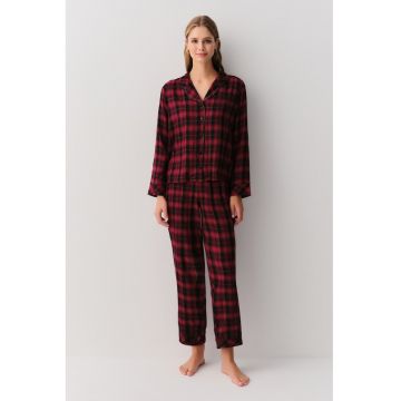 Pijama regular fi cu nasturi si model in carouri