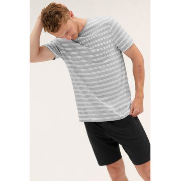Pijama de bumbac cu decolteu la baza gatului