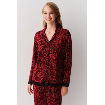 Pijama cu animal print si garnituri de dantela