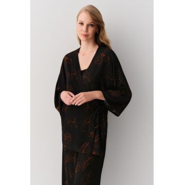 Pijama cu croiala lejera si model floral