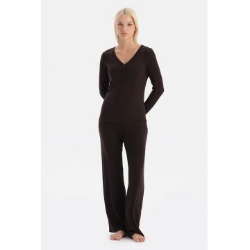 Pijama cu maneci lungi si decolteu in V