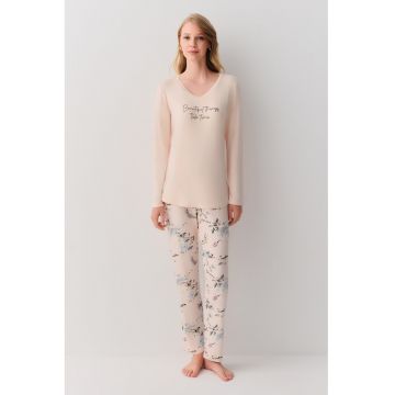 Pijama lunga cu imprimeu si decolteu in V