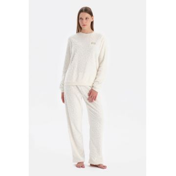 Pijama pufoasa cu maneci lungi