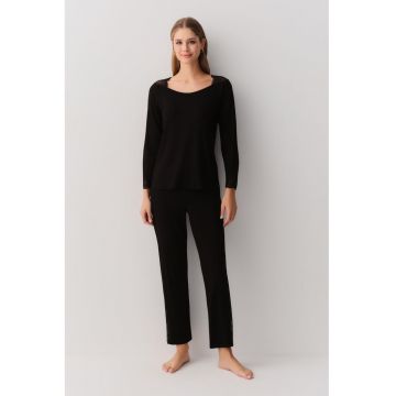 Pijama cu garnituri din dantela Dragon