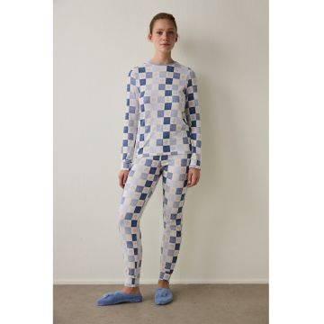 Pijama cu pantaloni lungi - croiala slim-fit si model in carouri