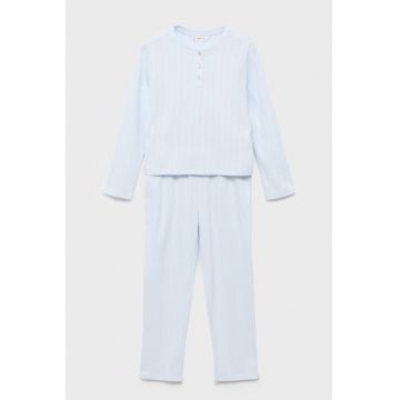 Pijama cu pantaloni lungi si perforatii