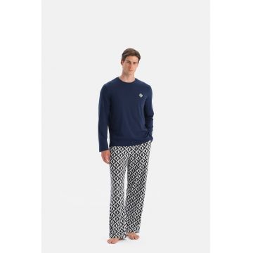 Pijama lunga din bumbac cu imprimeu grafic