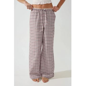 Pantaloni de pijama in carouri cu detaliu cu inima la spate