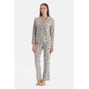 Pijama cu buline si revere decupate - Gri deschis