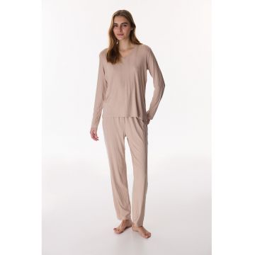 Pijama cu decolteu in V si model uni - Bej